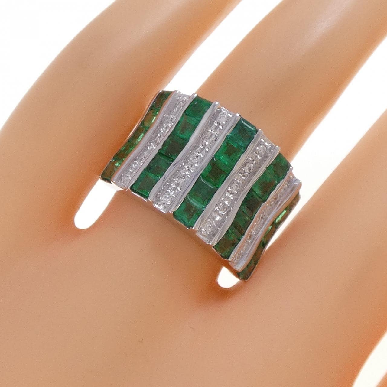 750WG翡翠戒指2.80CT