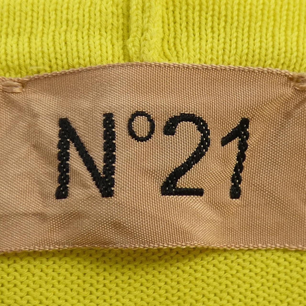 ヌメロヴェントゥーノ N°21 ニット