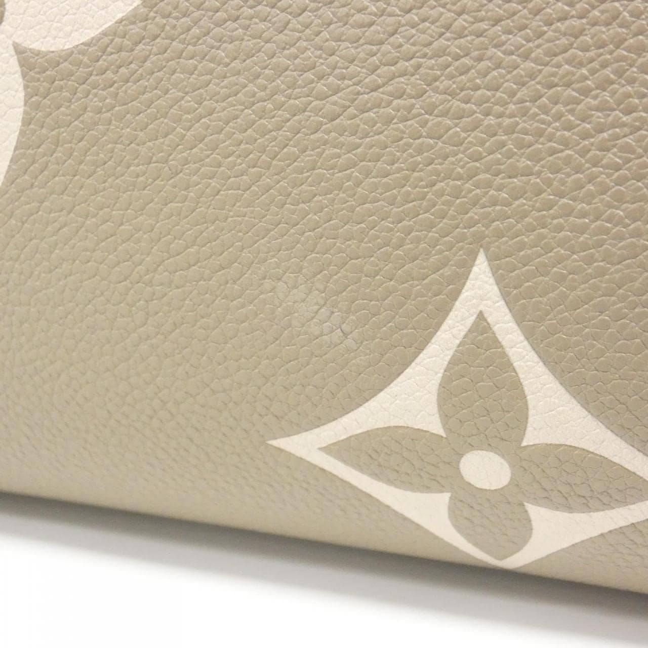 ルイヴィトン バイカラー モノグラム アンプラント オンザゴー MM M45494 バッグ