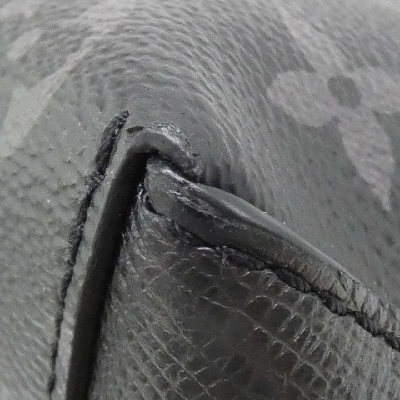 LOUIS VUITTON Taiga Rama 周末托特包 M30937 包