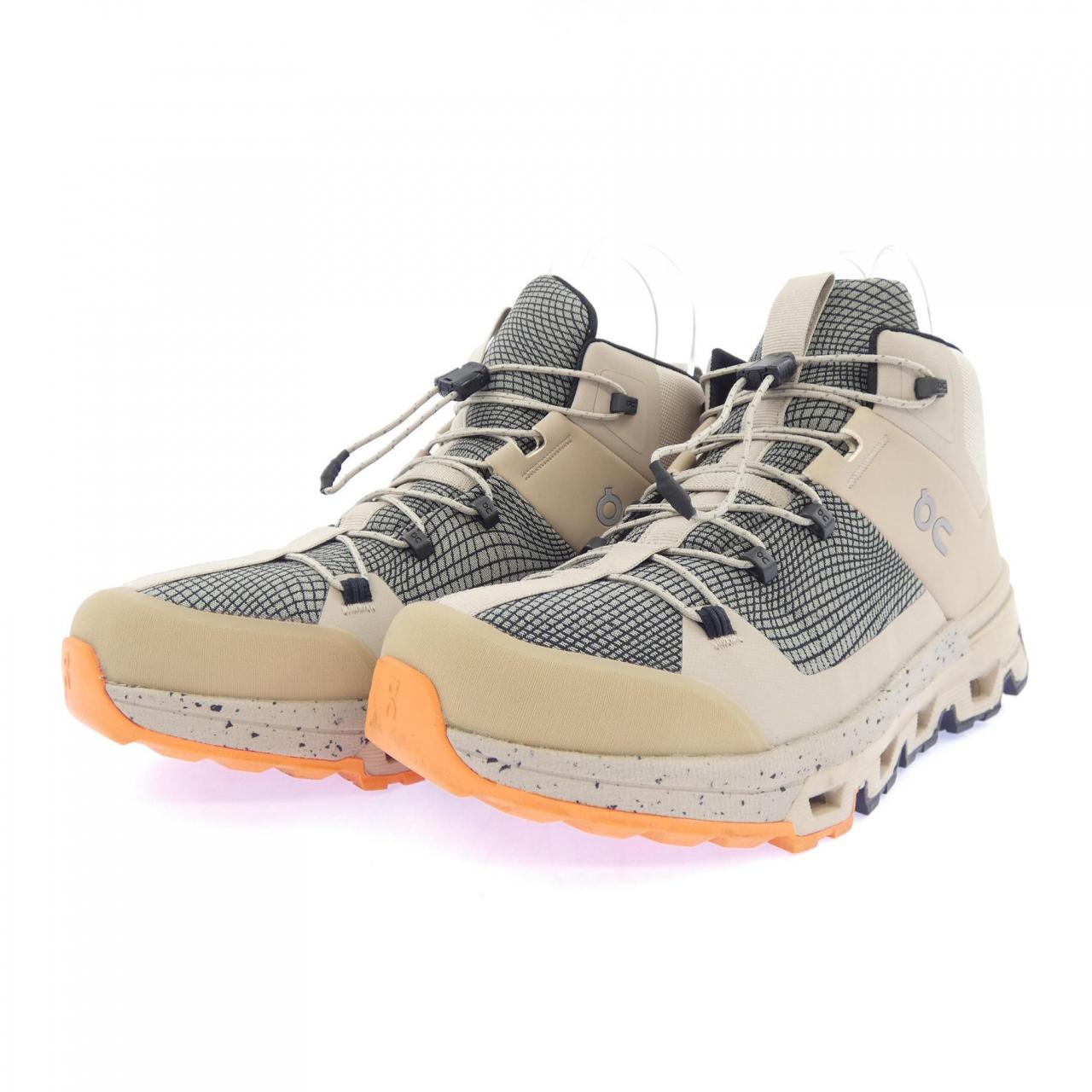 オン On cloudtrax スニーカー