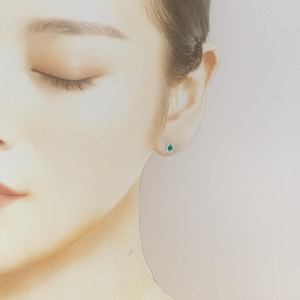 K18WG エメラルド ピアス 0.36CT