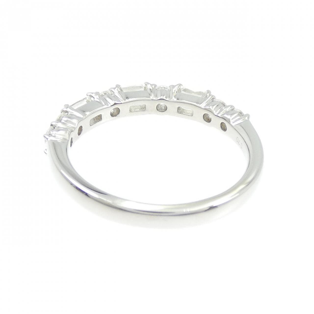 ジーエスティービー ダイヤモンド リング 0.70CT