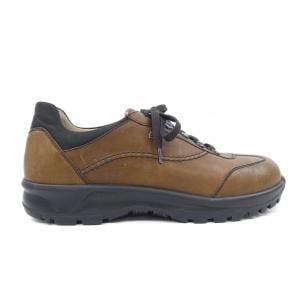 FINN COMFORT スニーカー