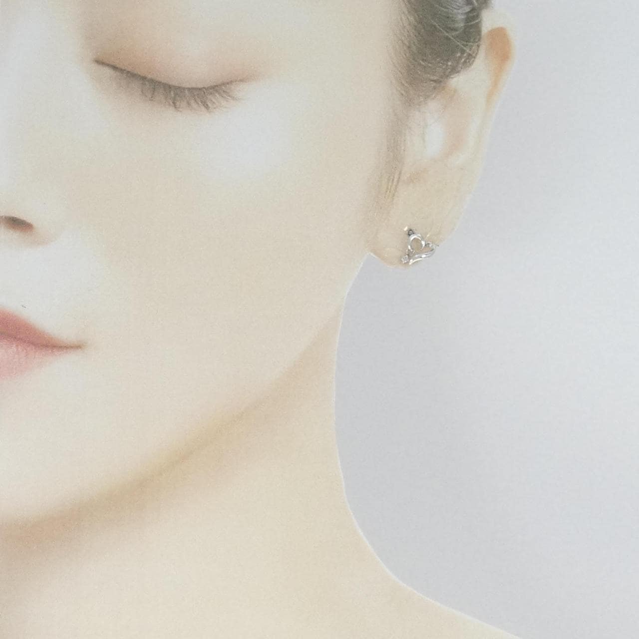 K18WG ハート ダイヤモンド ピアス 0.04CT