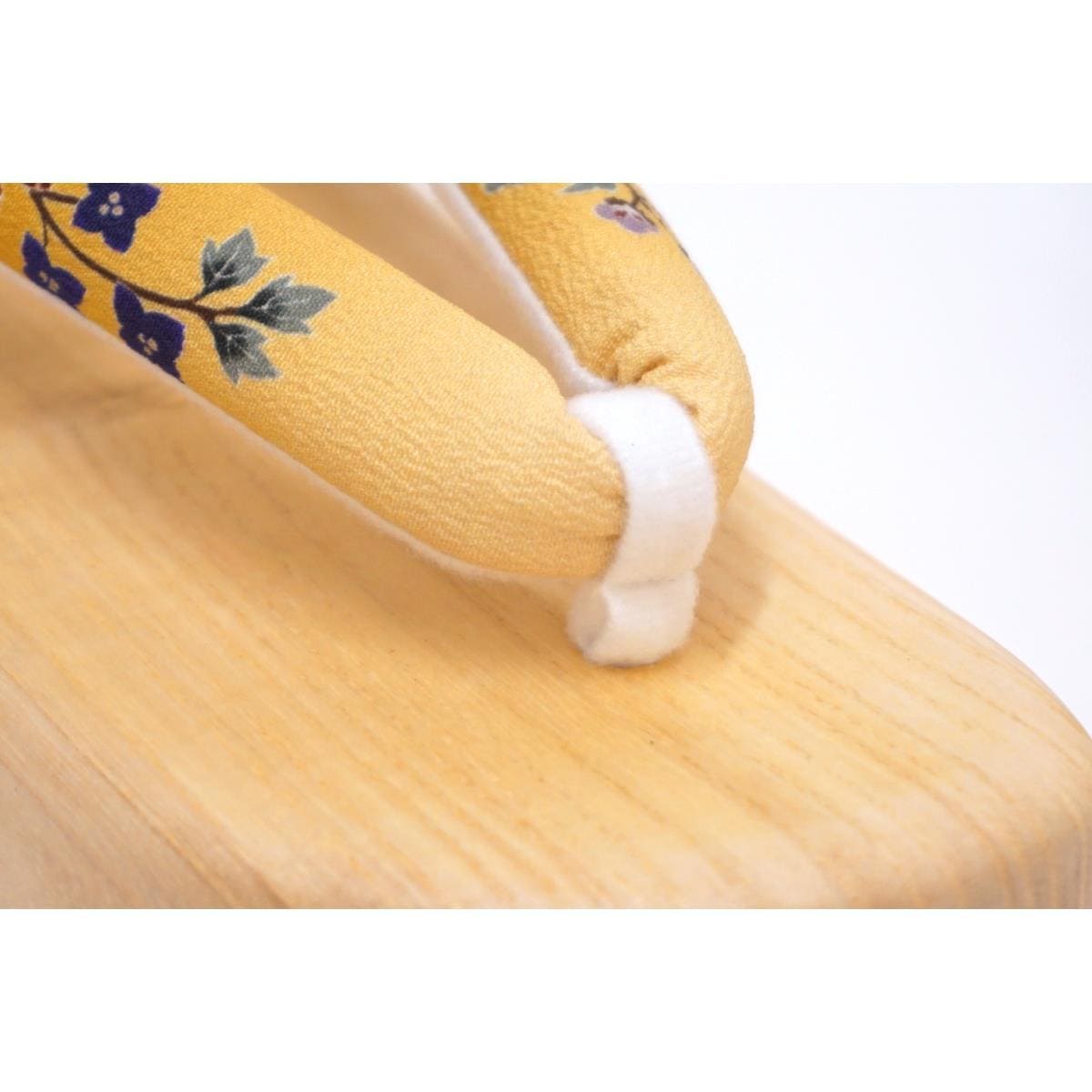【新品】女草履　Ｆサイズ【岡重】