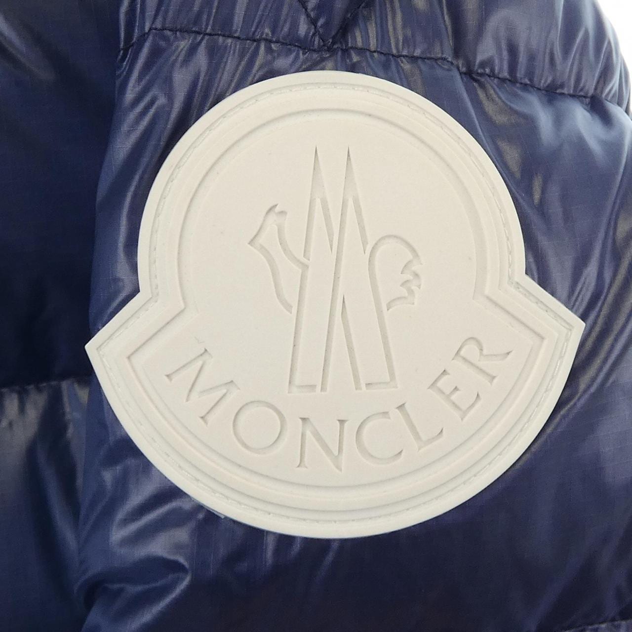 モンクレール MONCLER ダウンジャケット