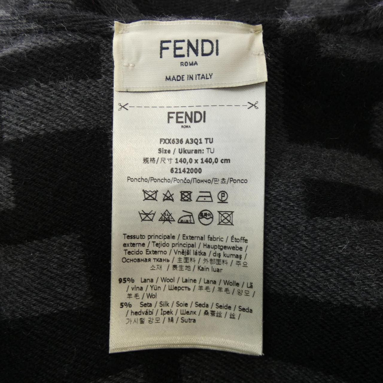 フェンディ FENDI ポンチョ