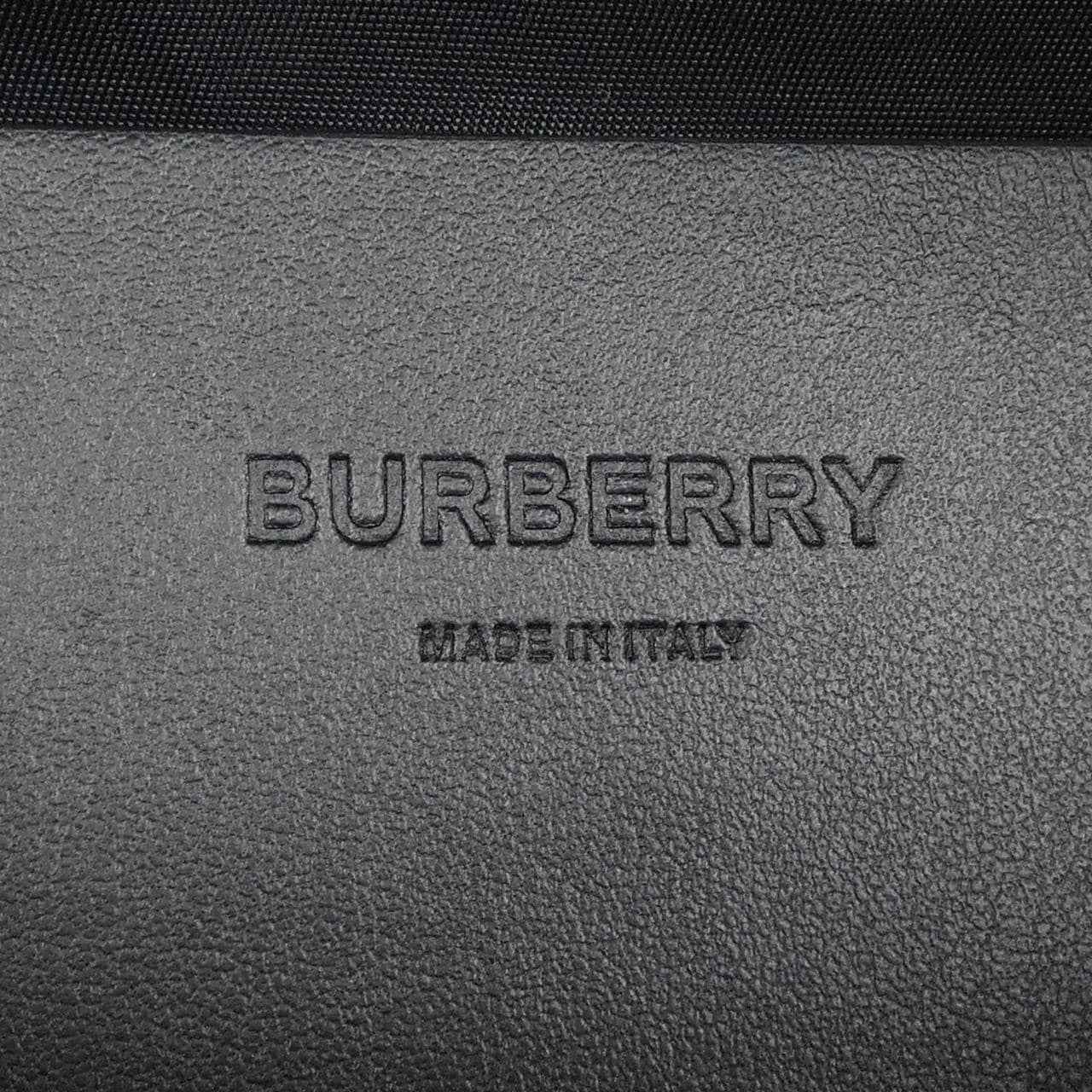 BURBERRY包