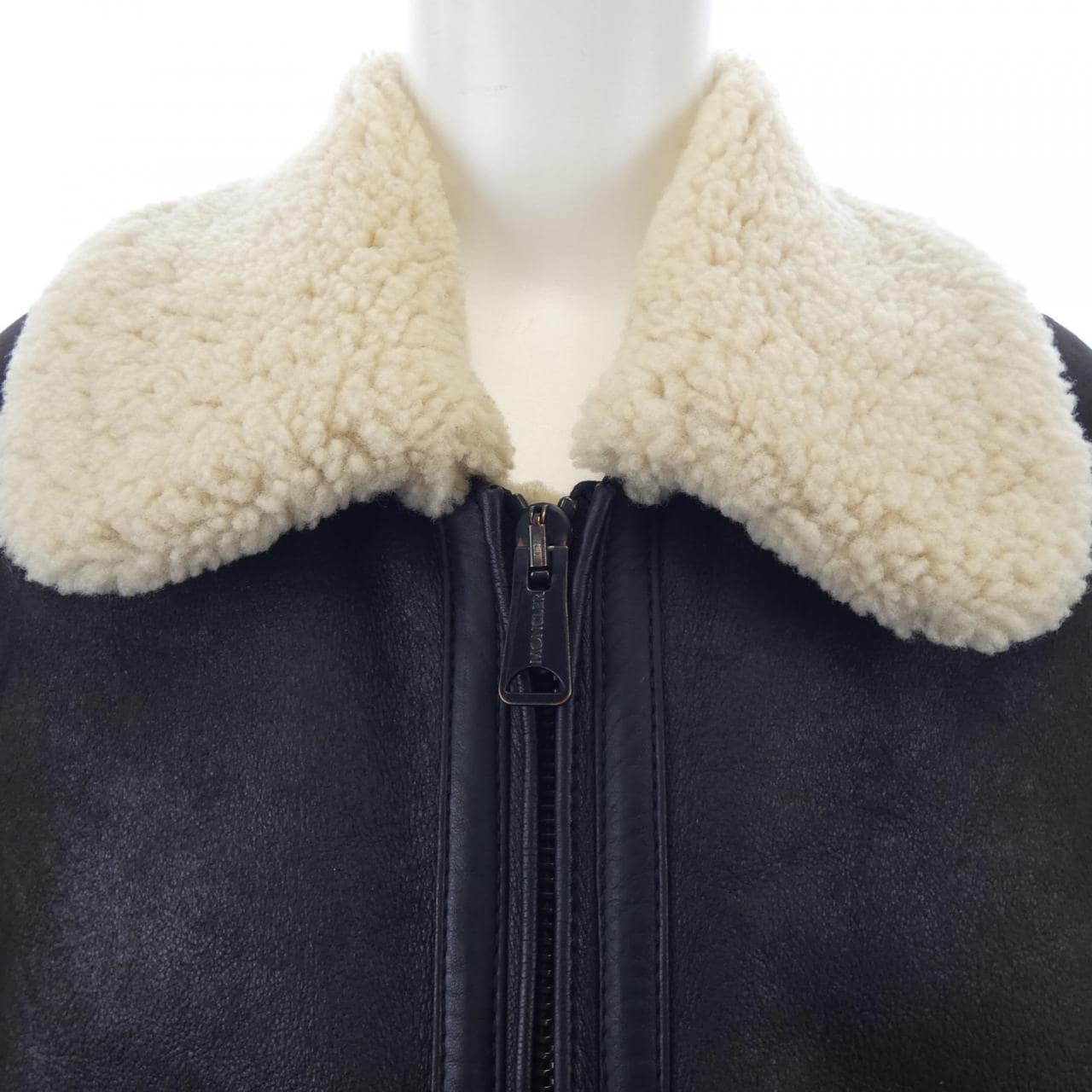 モンクレール MONCLER ダウンジャケット