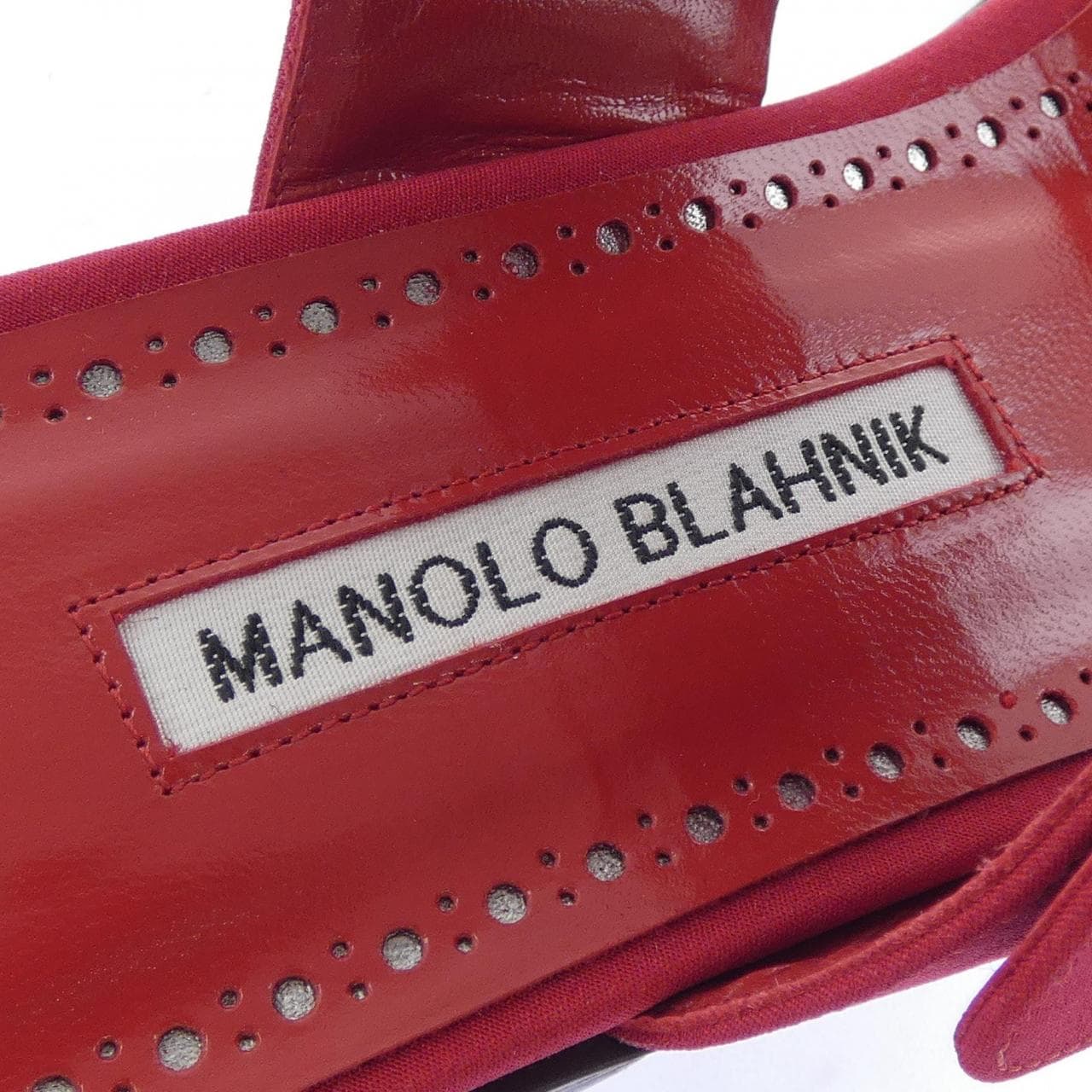 マノロブラニク MANOLO BLAHNIK TITUBAFLAT サンダル