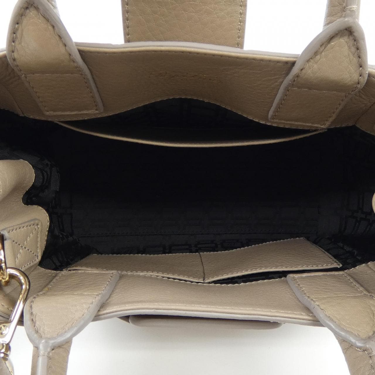 ロジェヴィヴィエ ROGER VIVIER BAG