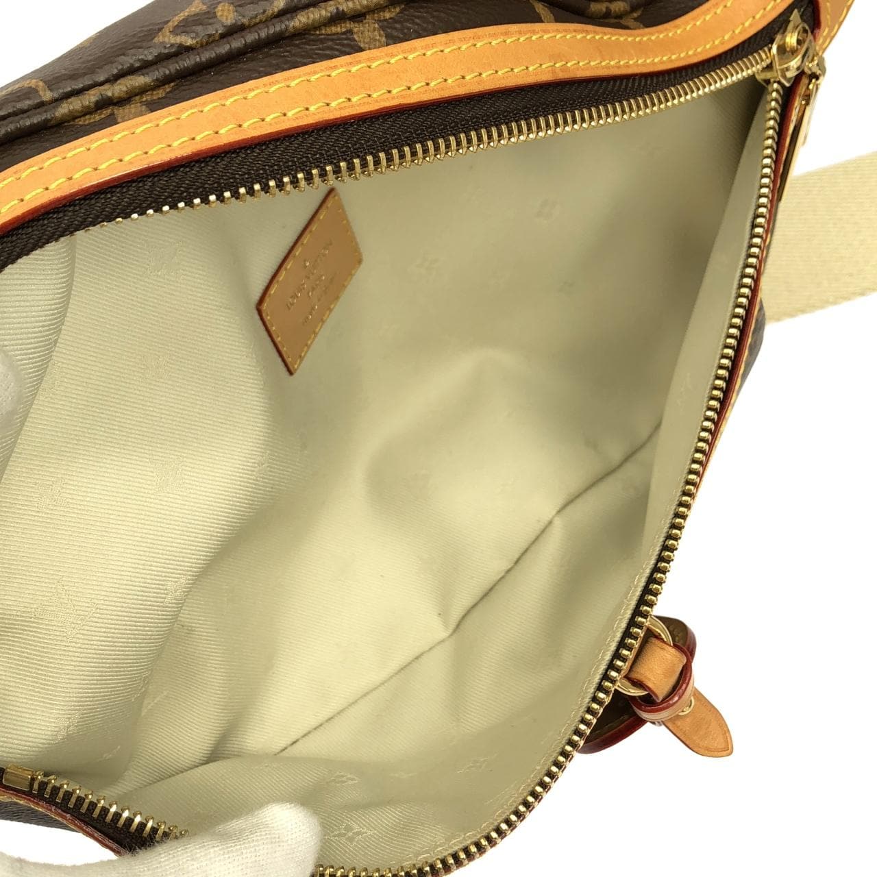 ルイヴィトン モノグラム ハイ ライズ M46784 バッグ