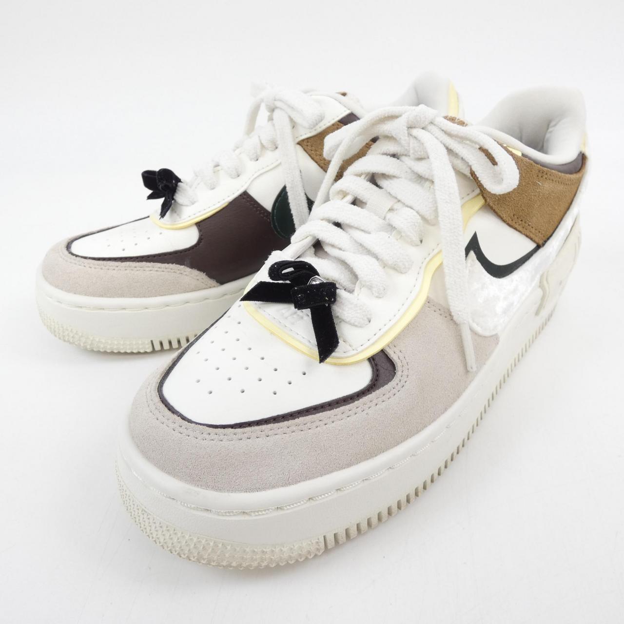 ナイキ NIKE FB1857-111 スニーカー