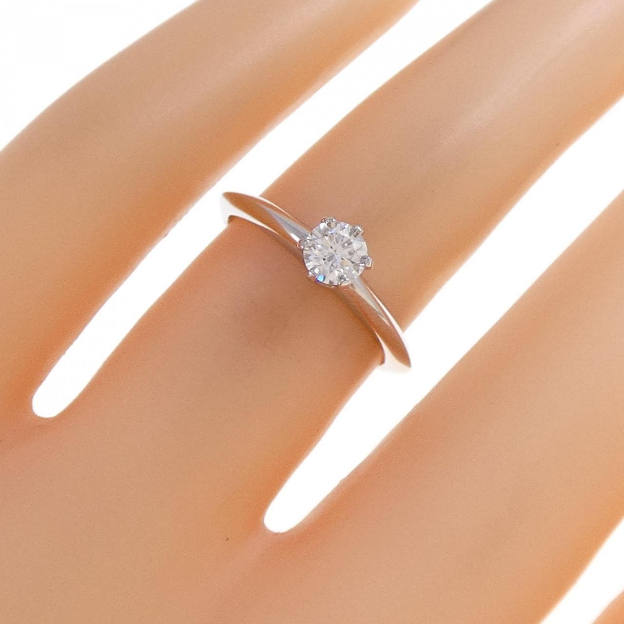 ティファニー クラシックソリティア リング 0.27CT