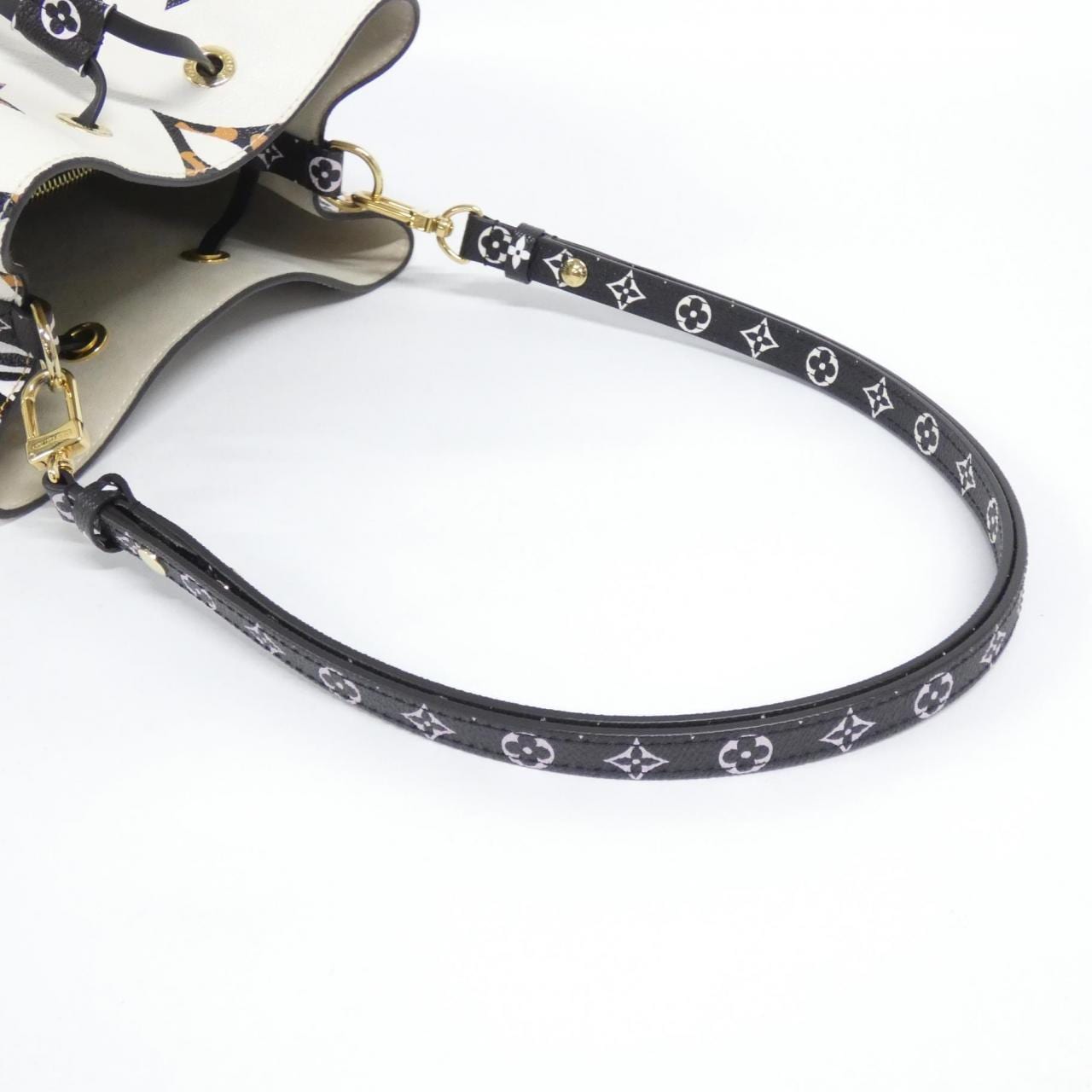 ルイヴィトン ジャイアント モノグラム ジャングル ネオ ノエ M44679 ショルダーバッグ