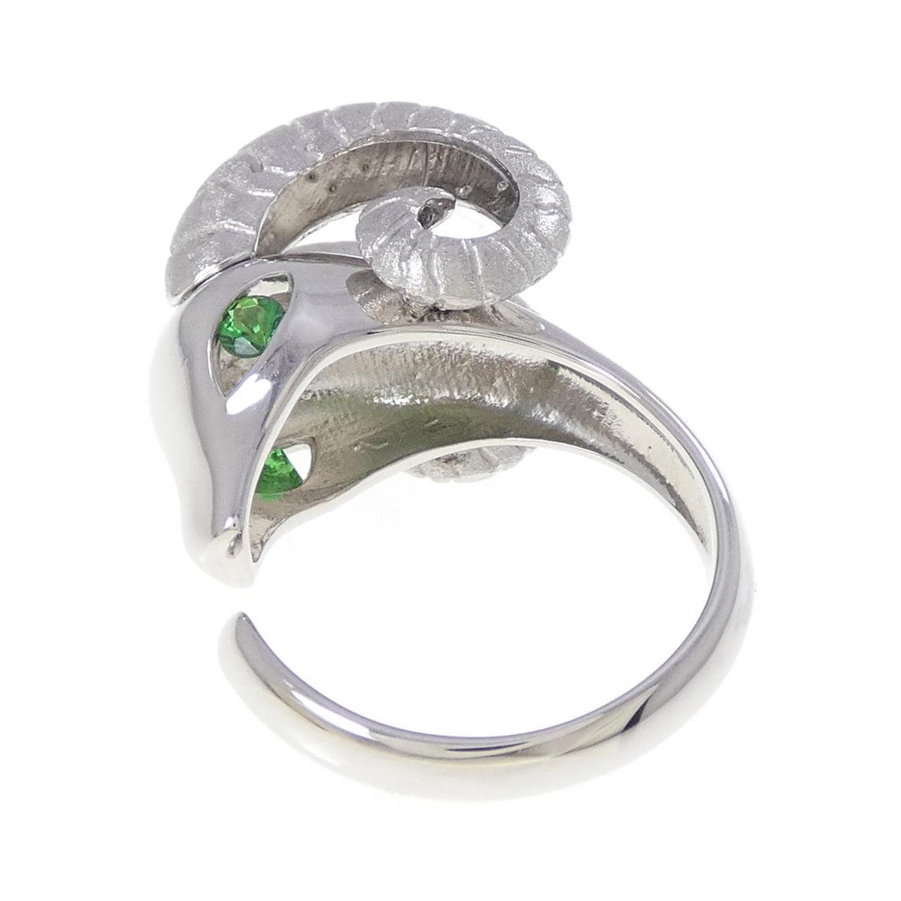 PT900 グリーンガーネット リング 0.19CT