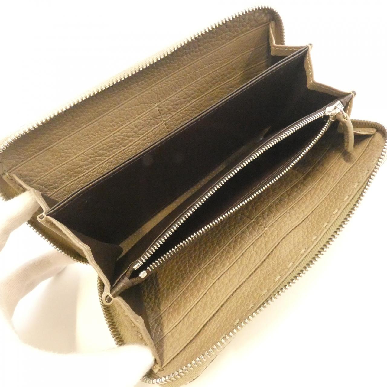 フェンディ SELLERIA 7M0210 AP3B 財布