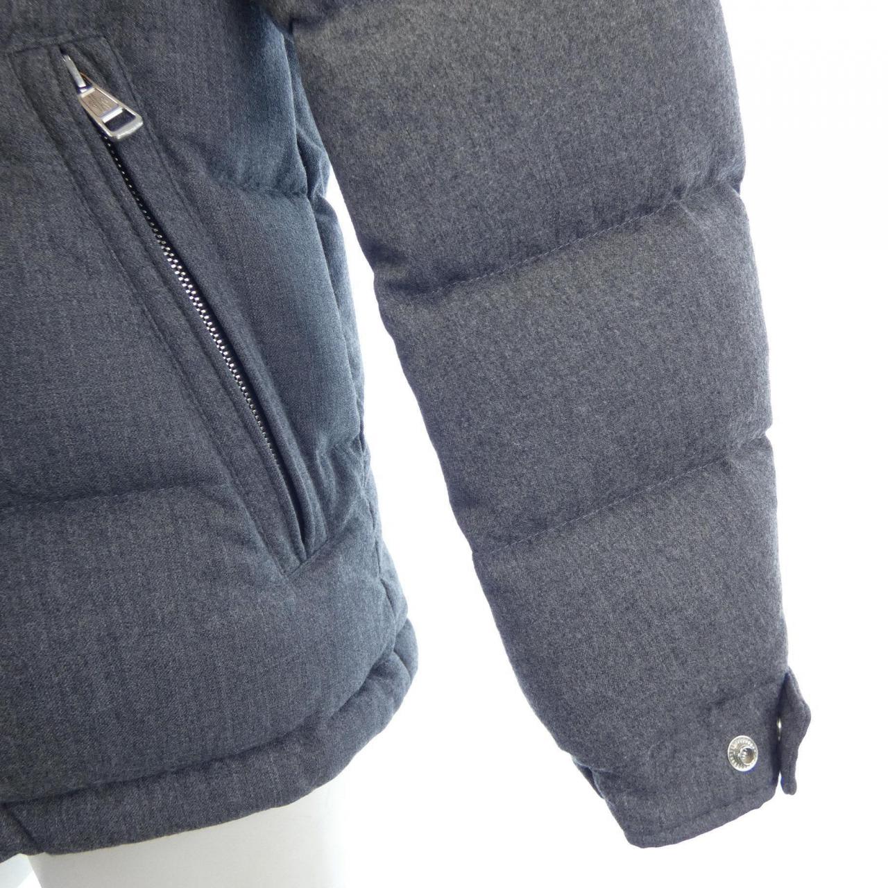 モンクレール MONCLER ダウンジャケット