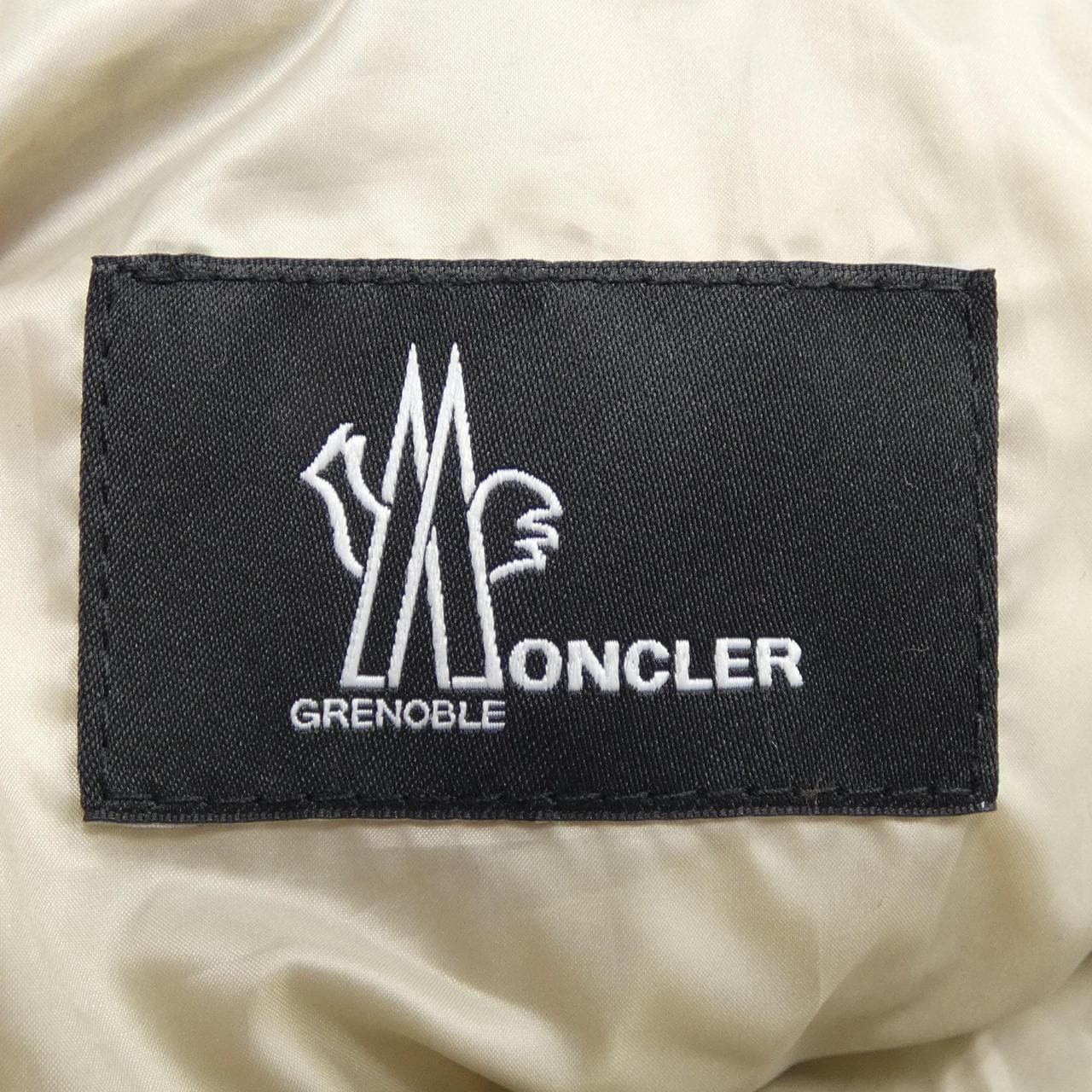モンクレールグルノーブル MONCLER GRENOBLE J20972G00022 ブルゾン