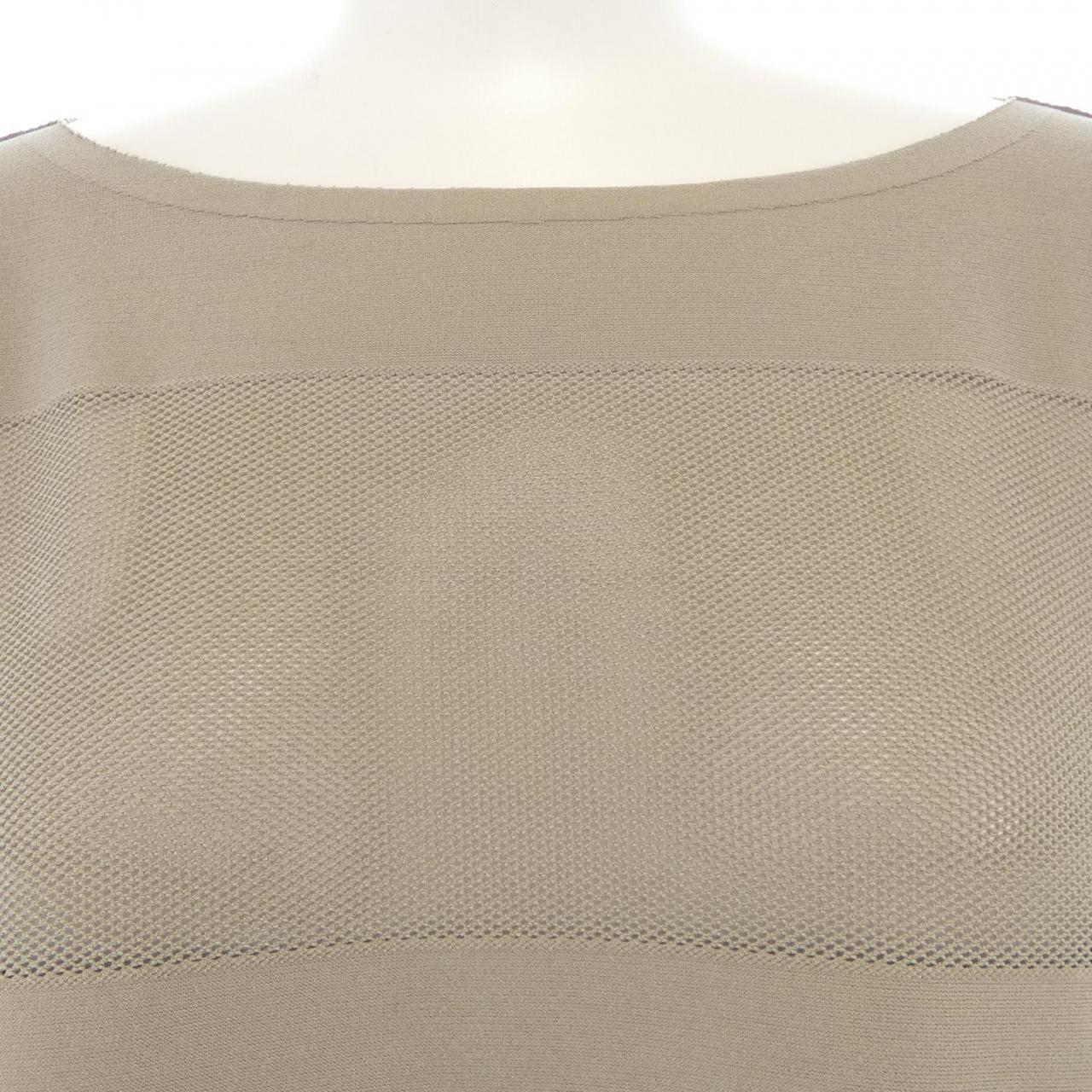 百褶PLEATS PLEASE上衣