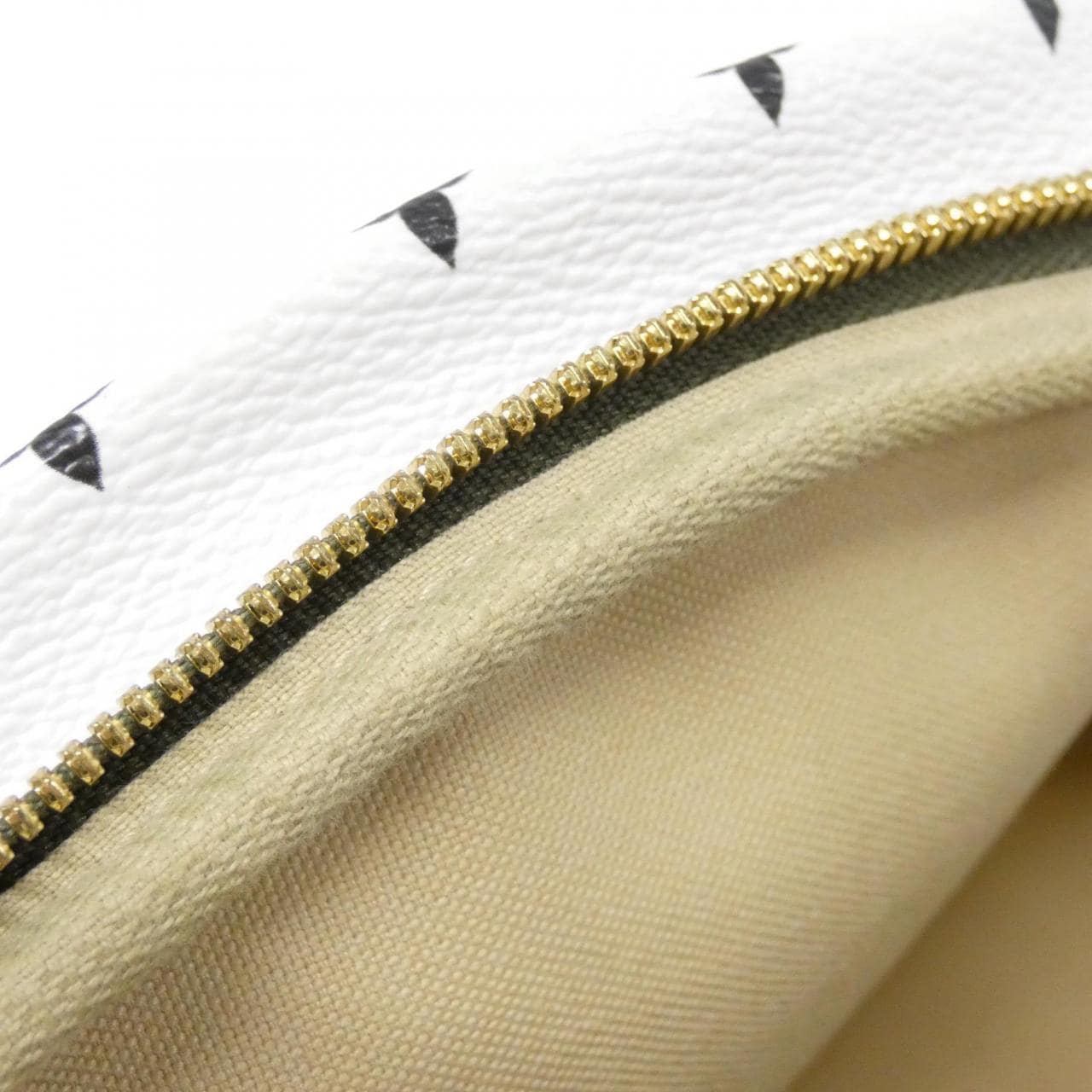 ルイヴィトン モノグラム ジャイアント バムバッグ M44611 ショルダーバッグ