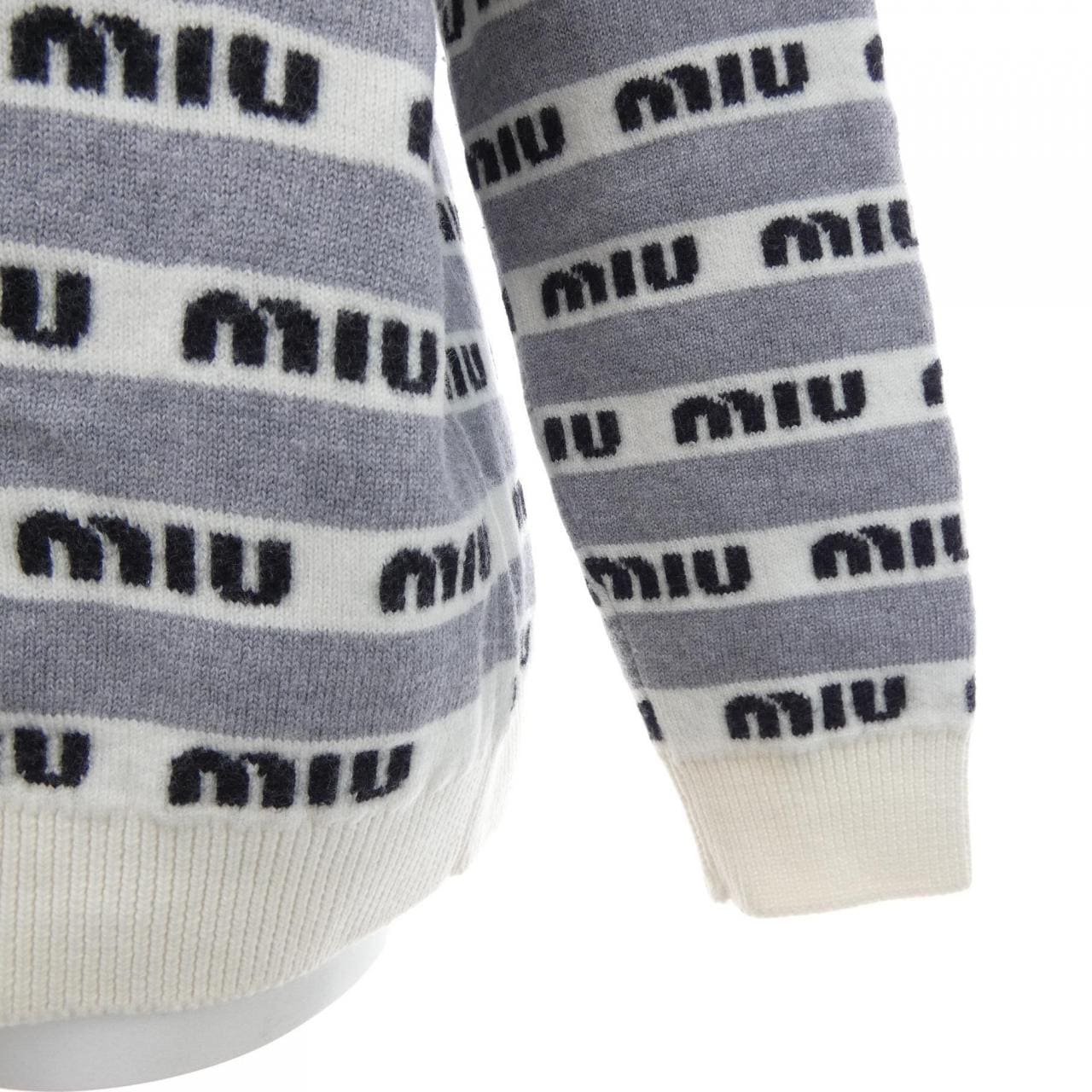 ミュウミュウ MIU MIU MMF657 1V8X カーディガン