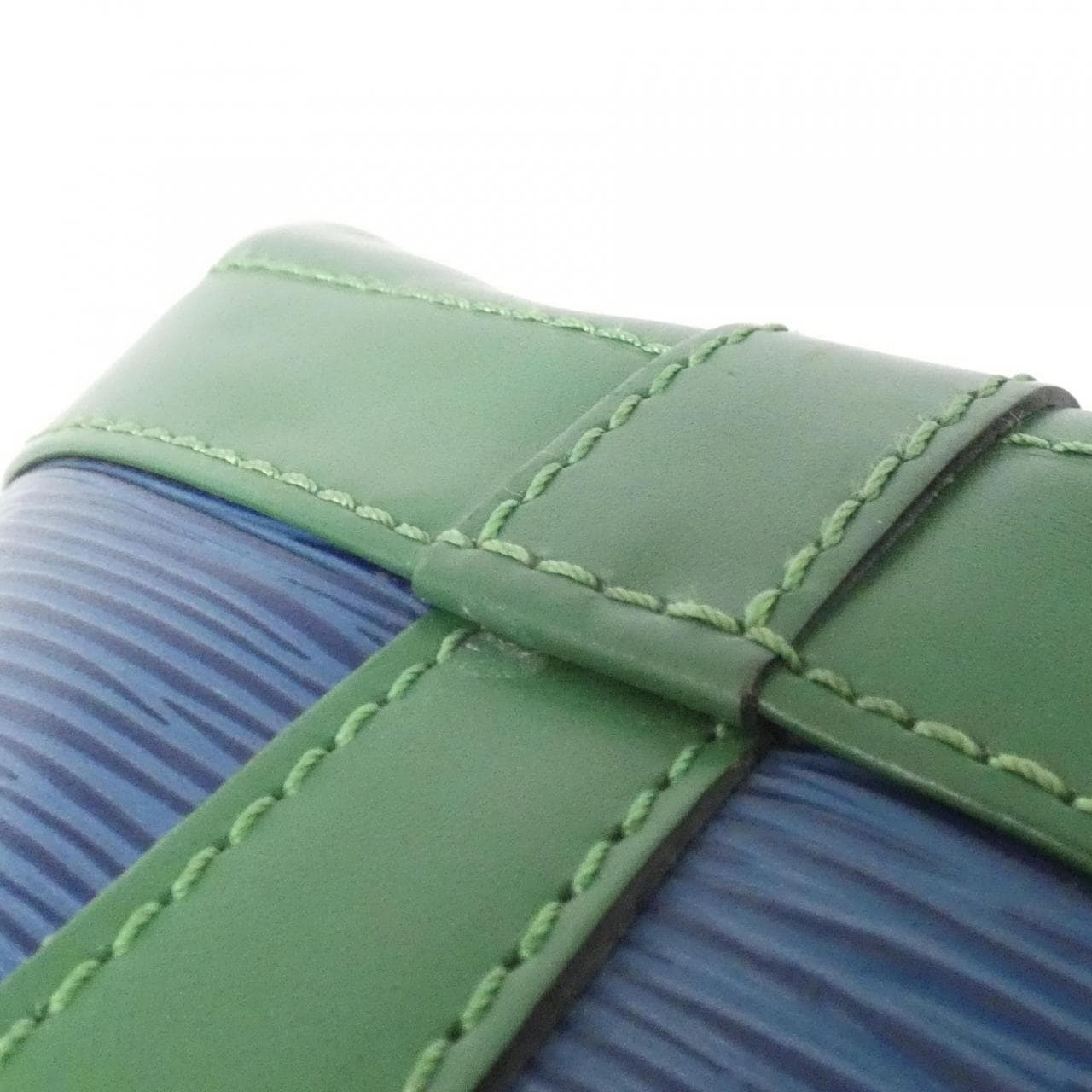 ルイヴィトン エピ ノエ M44044 ショルダーバッグ