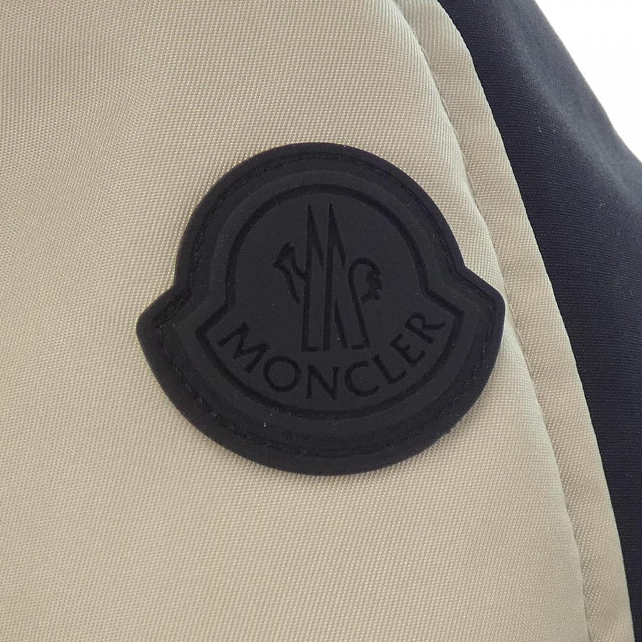 モンクレール MONCLER ダウンジャケット