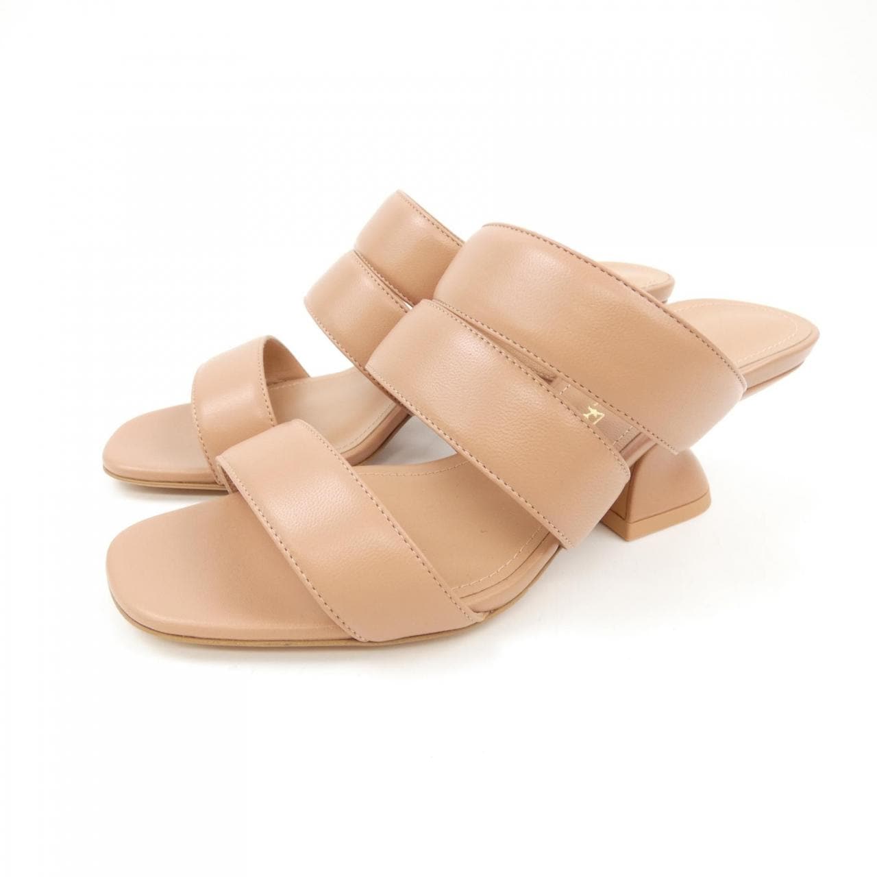 サルヴァトーレフェラガモ SALVATORE FERRAGAMO サンダル