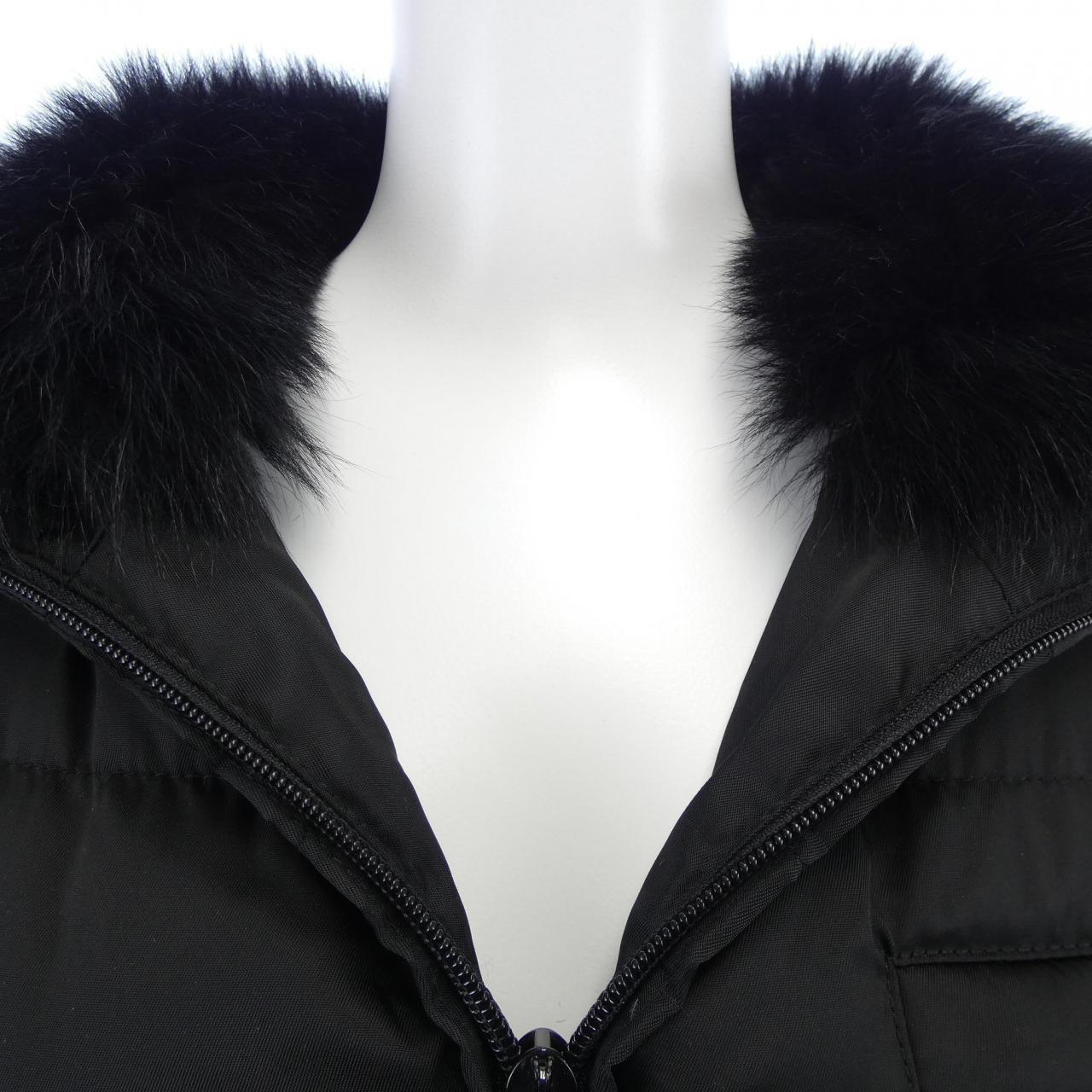 プラダ PRADA トライアングルロゴ 29X808 S202 1WQ8 ダウンジャケット