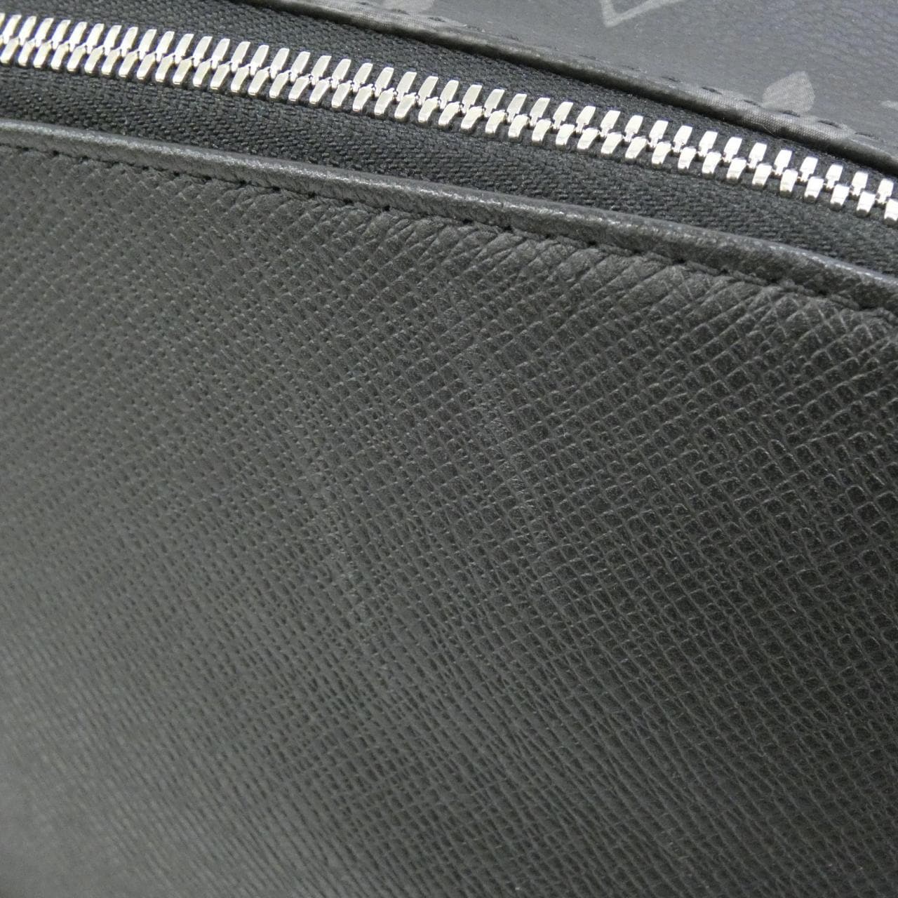 ルイヴィトン タイガ ラマ ディスカバリー バックパック M30230 リュックサック