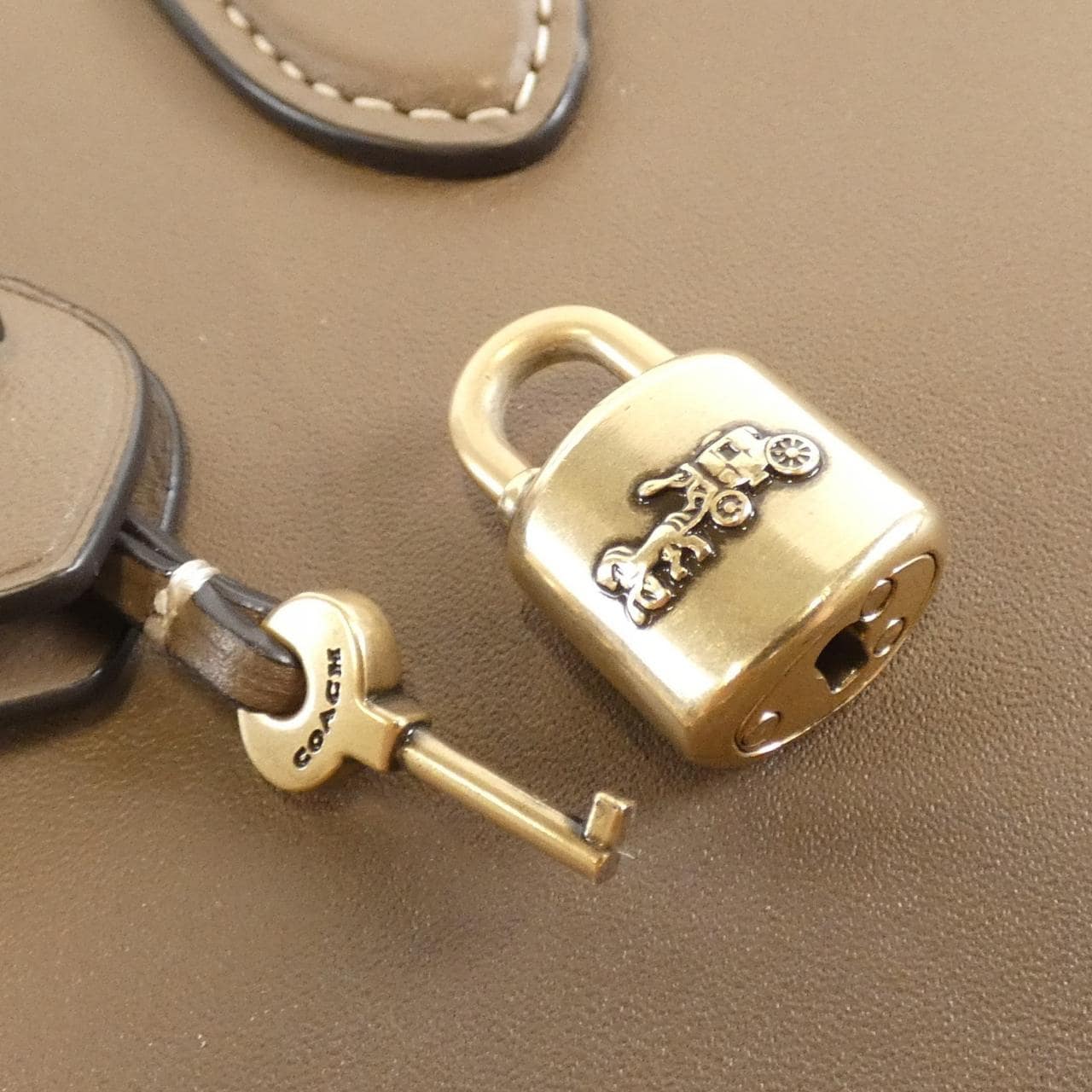 Coach CC411包