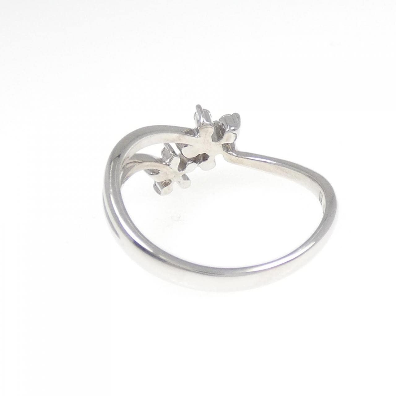 K18WG フラワー ダイヤモンド リング 0.15CT