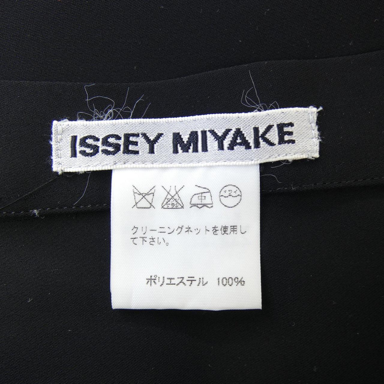イッセイミヤケ ISSEY MIYAKE IM01FG019 スカート