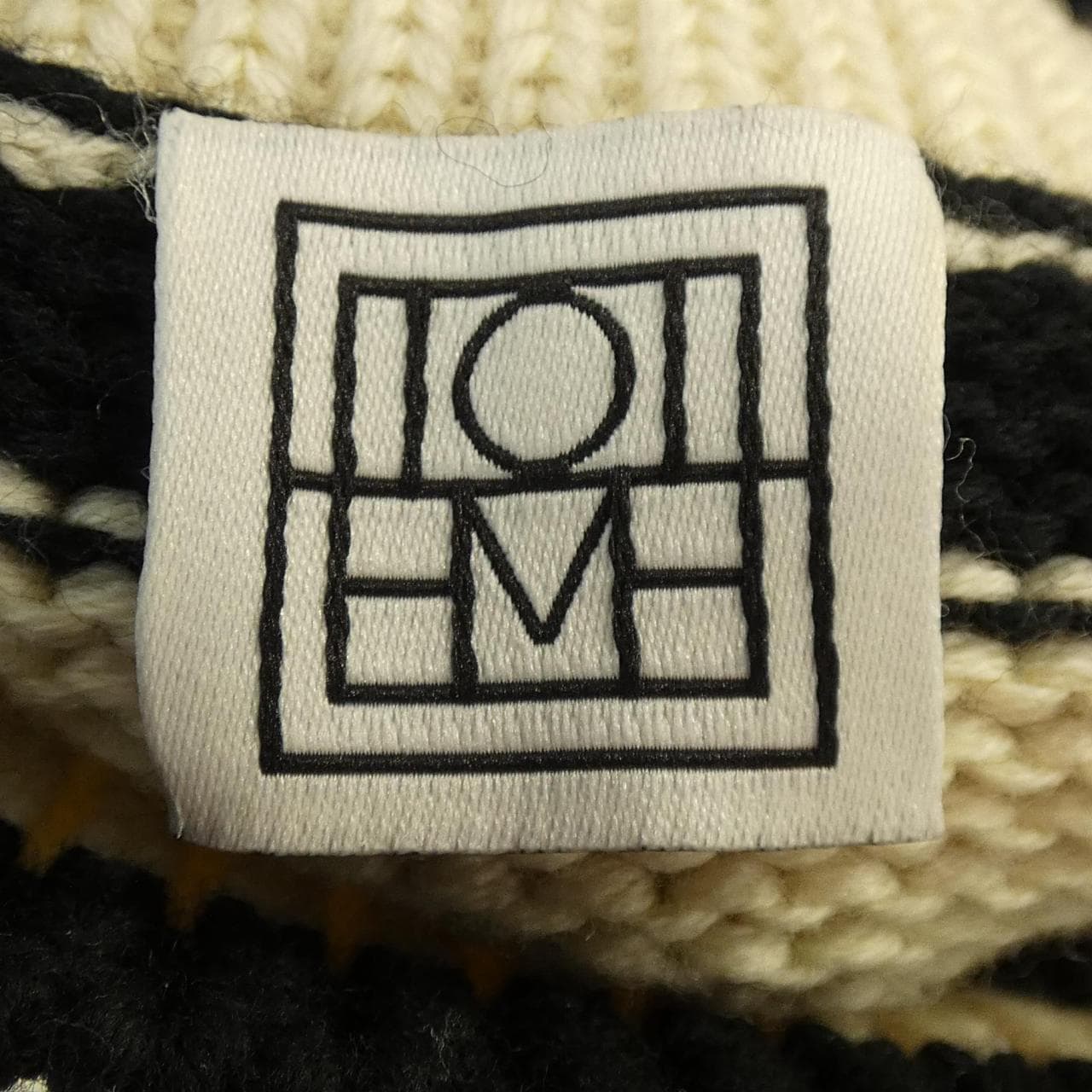 トーテム Toteme 22-080-587-0002-3-0 ニット