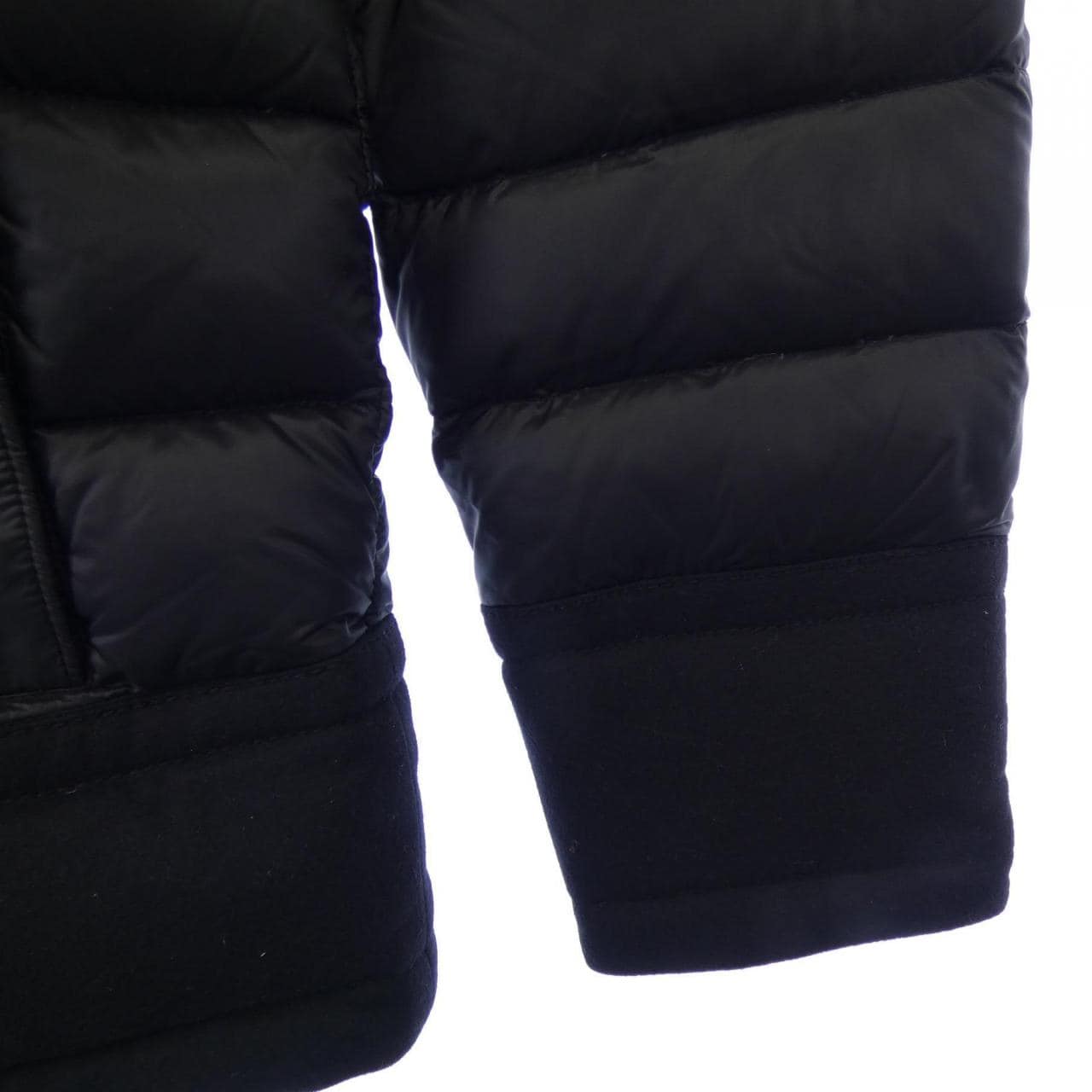 モンクレール MONCLER ダウンジャケット