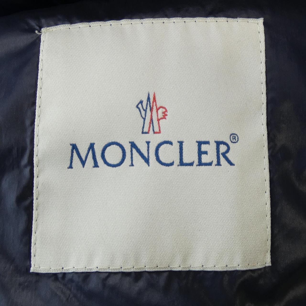 モンクレール MONCLER ダウンジャケット