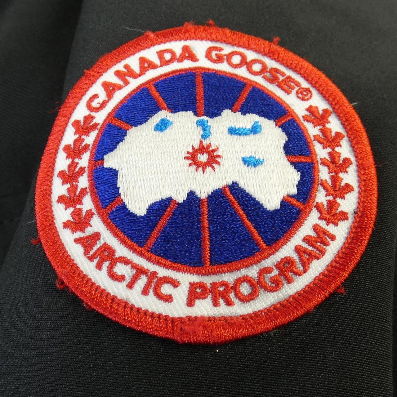 カナダグース CANADA GOOSE 4075JMR ダウンジャケット