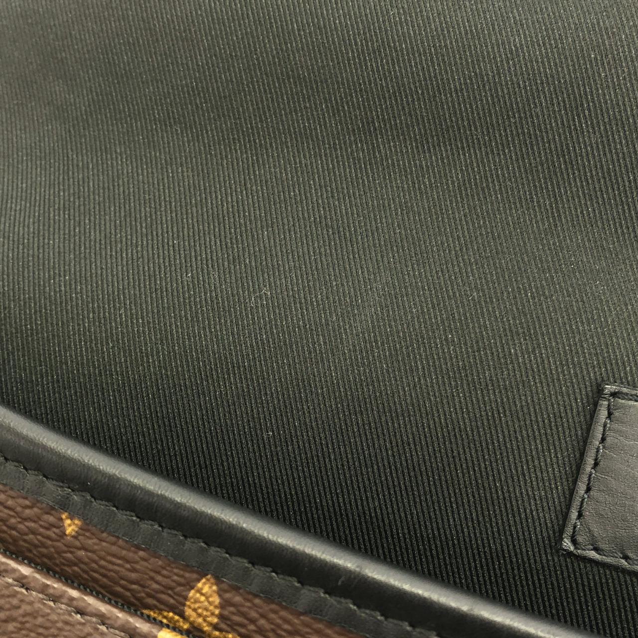 ルイヴィトン モノグラム マカサー マグネティック メッセンジャー M45557 ショルダーバッグ