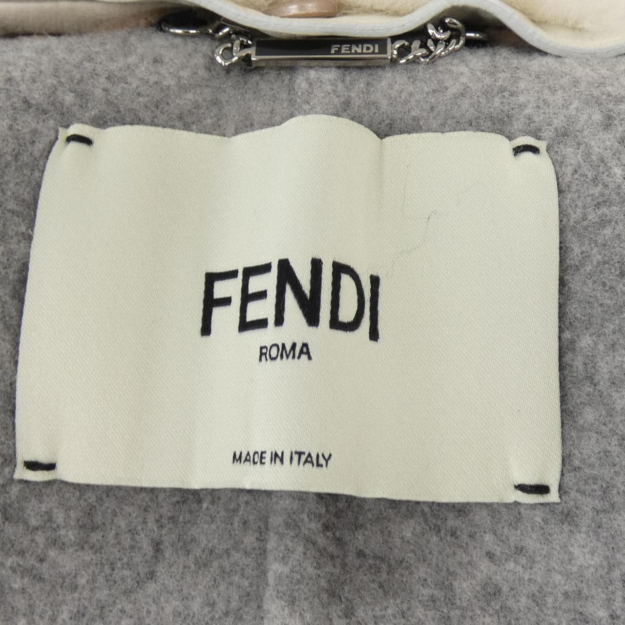 フェンディ FENDI FF8722 A5GO ロングベスト