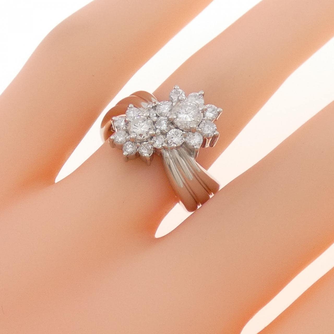 PT850 フラワー ダイヤモンド リング 0.75CT