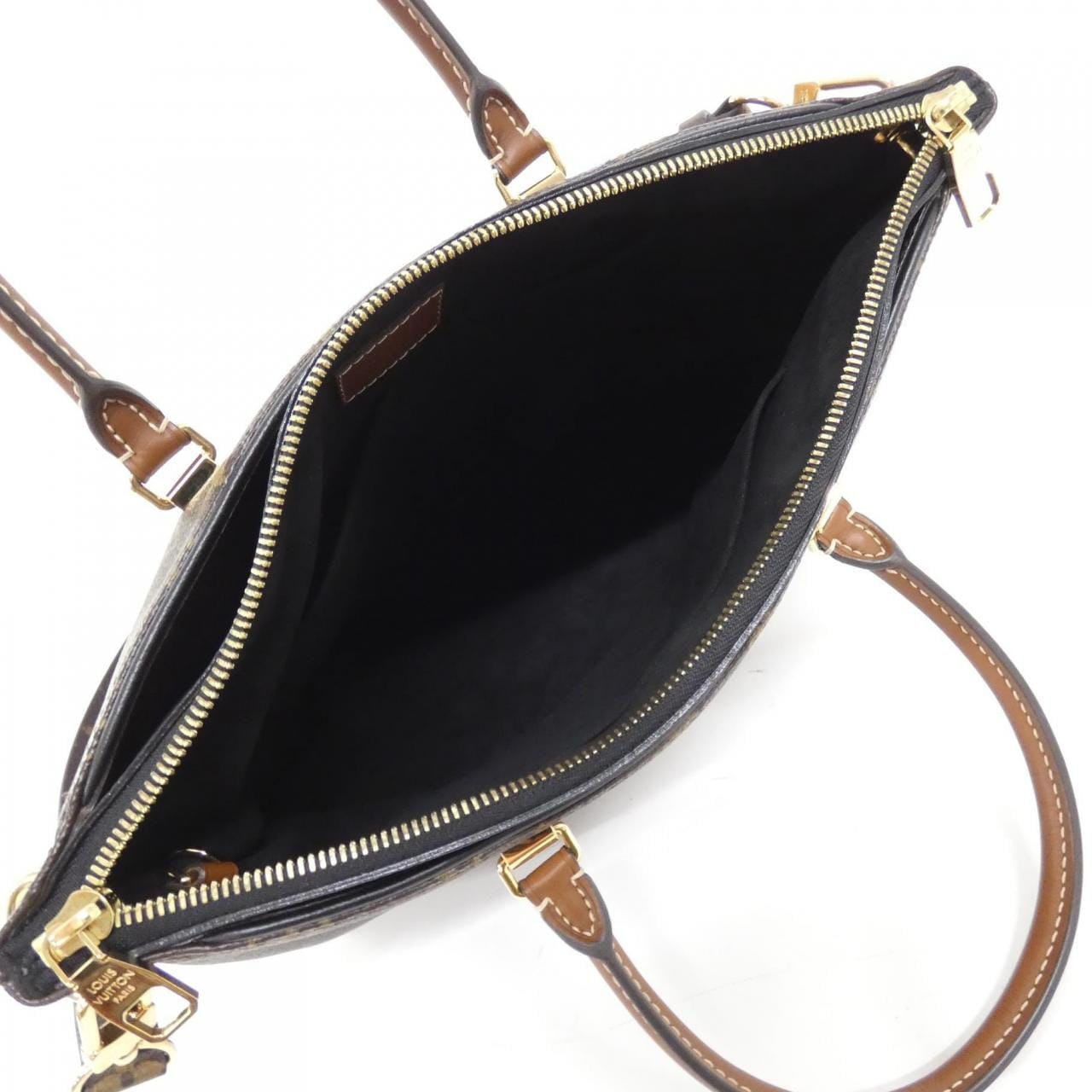 LOUIS VUITTON Monogram Pallas M41064 包