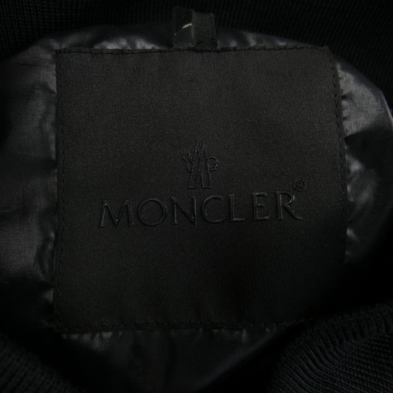 モンクレール MONCLER ダウンジャケット
