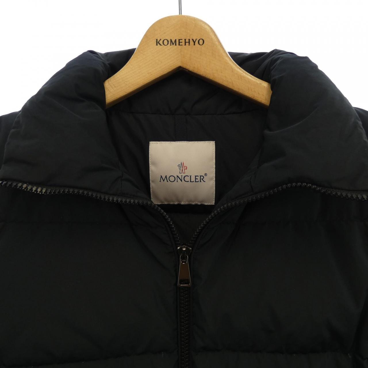 モンクレール MONCLER ダウンジャケット