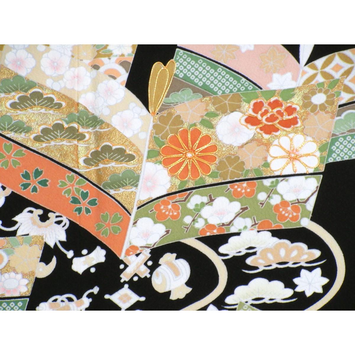 留袖　友禅金彩加工　刺繍入り　丸に抱沢潟