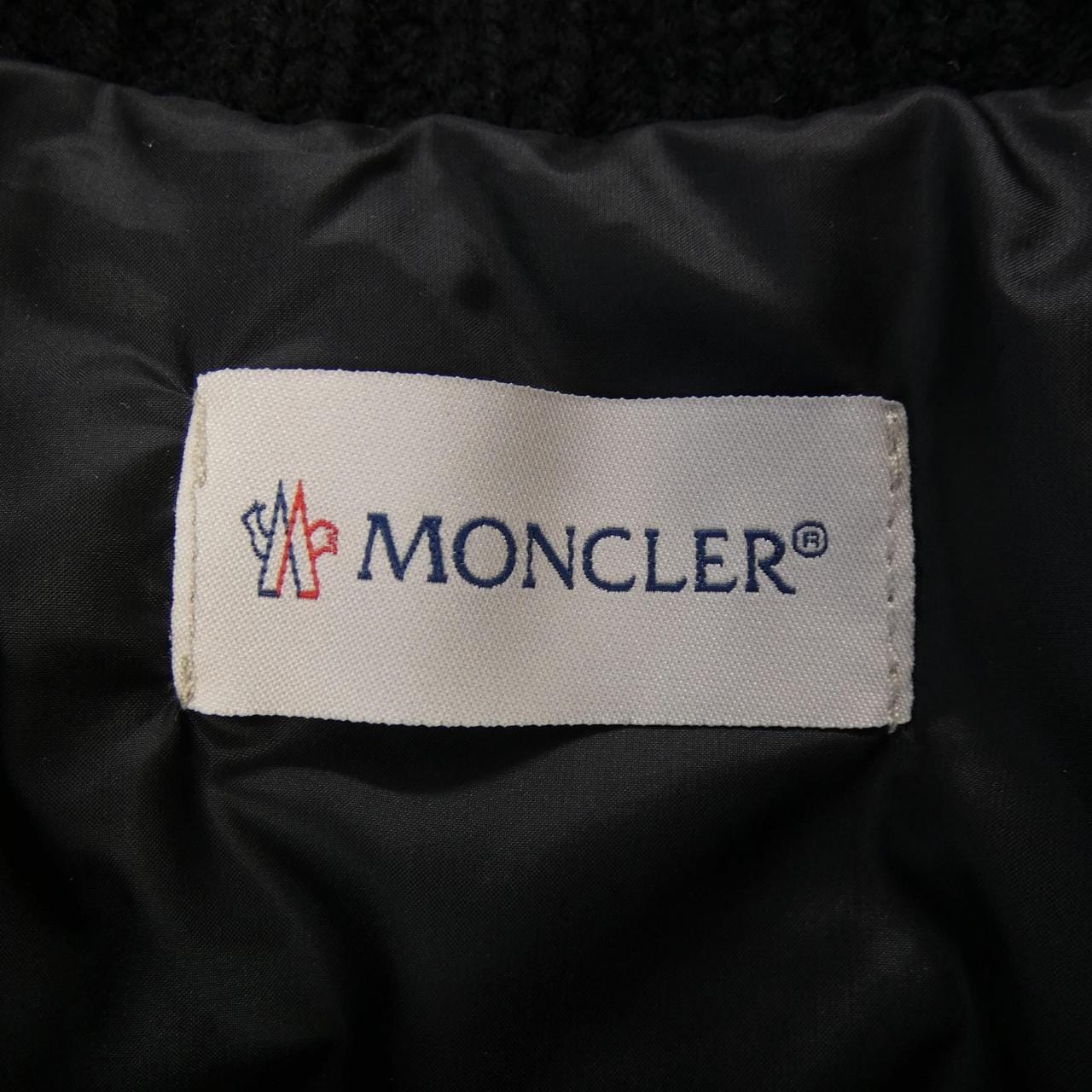 モンクレール MONCLER 20939B00040 ダウンジャケット