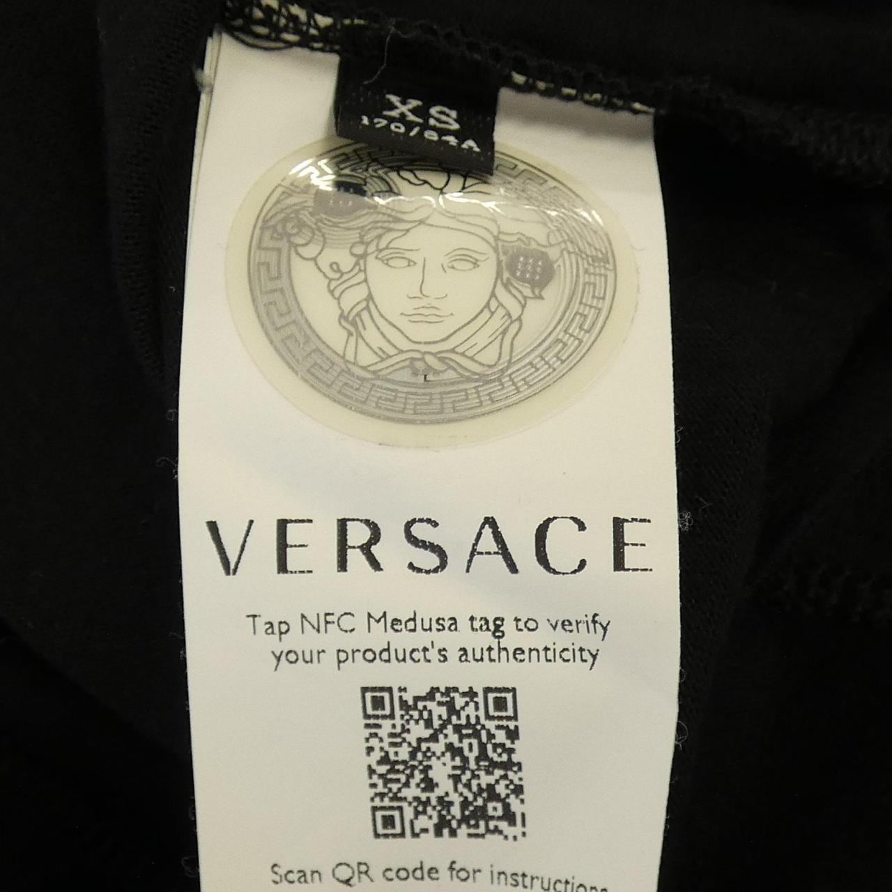 ヴェルサーチェ VERSACE A88650 Tシャツ