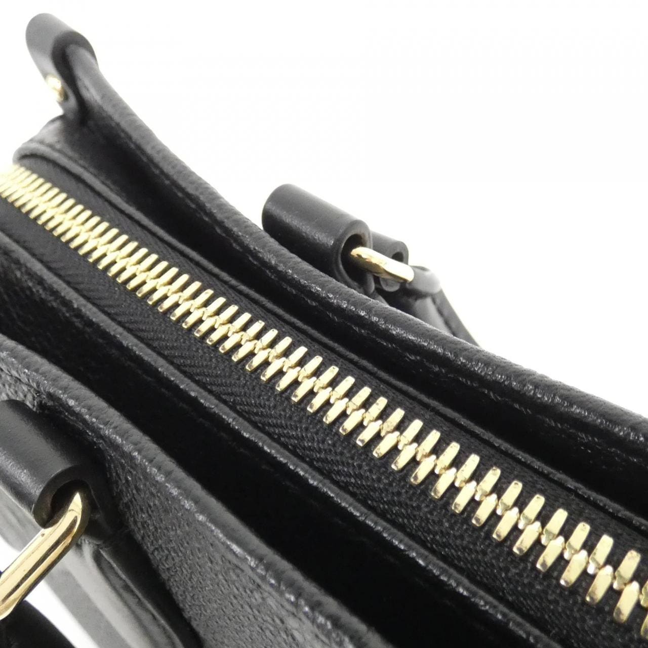 LOUIS VUITTON Monogram Empreinte On The Go EW M23640 包