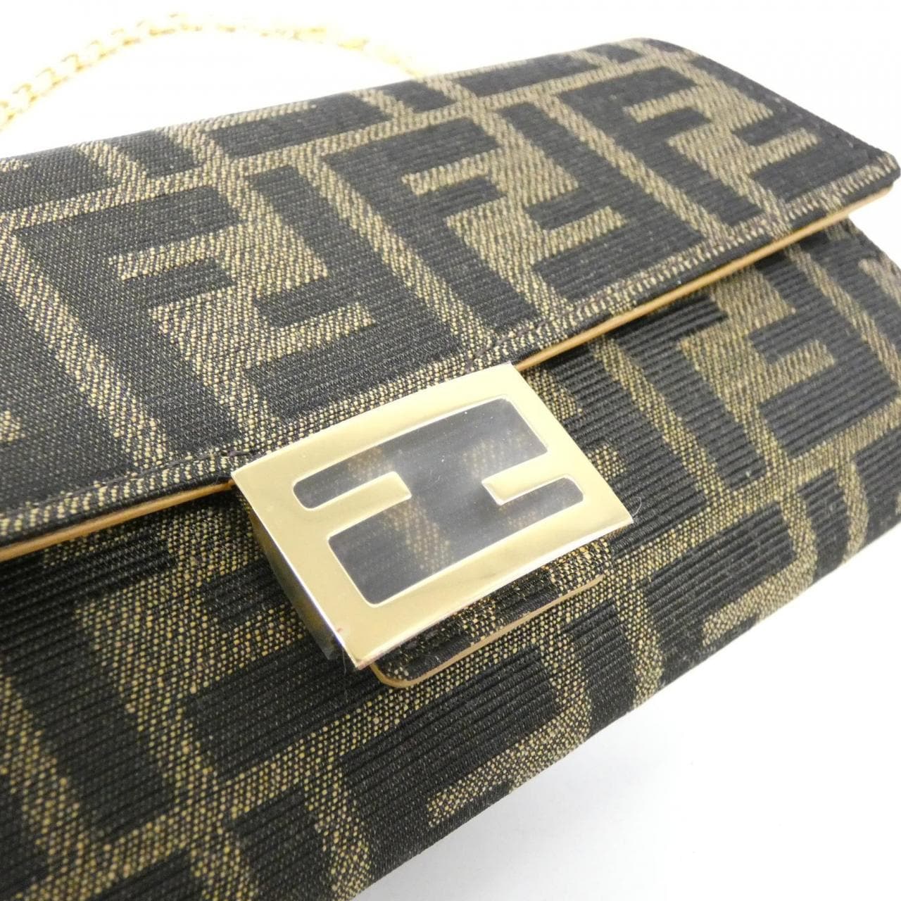 【新品】フェンディ バゲット 8M0365 A98P チェーンウォレット